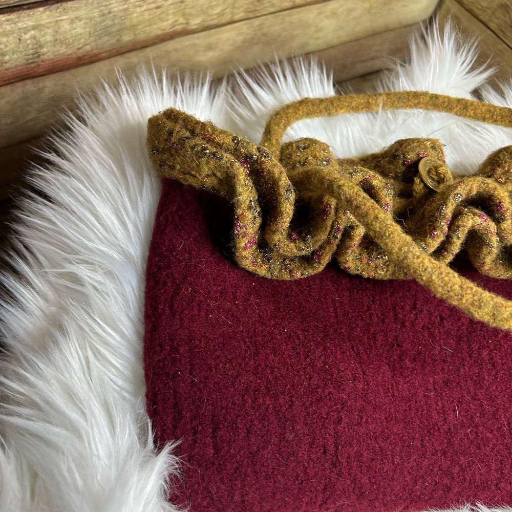 Custom Made Wool Handbag - Picture 6 of 7